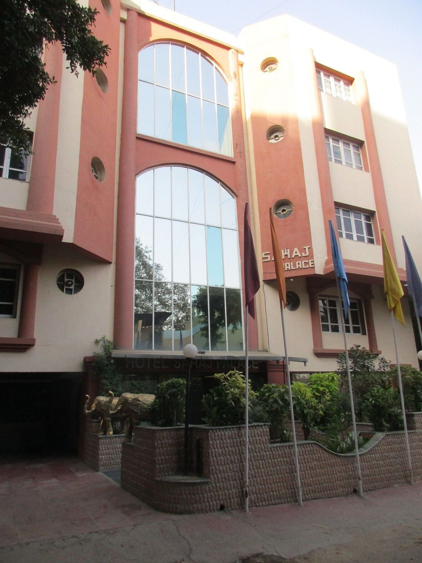 Hotel Sahaj Palace Ahmedabad Eksteriør bilde