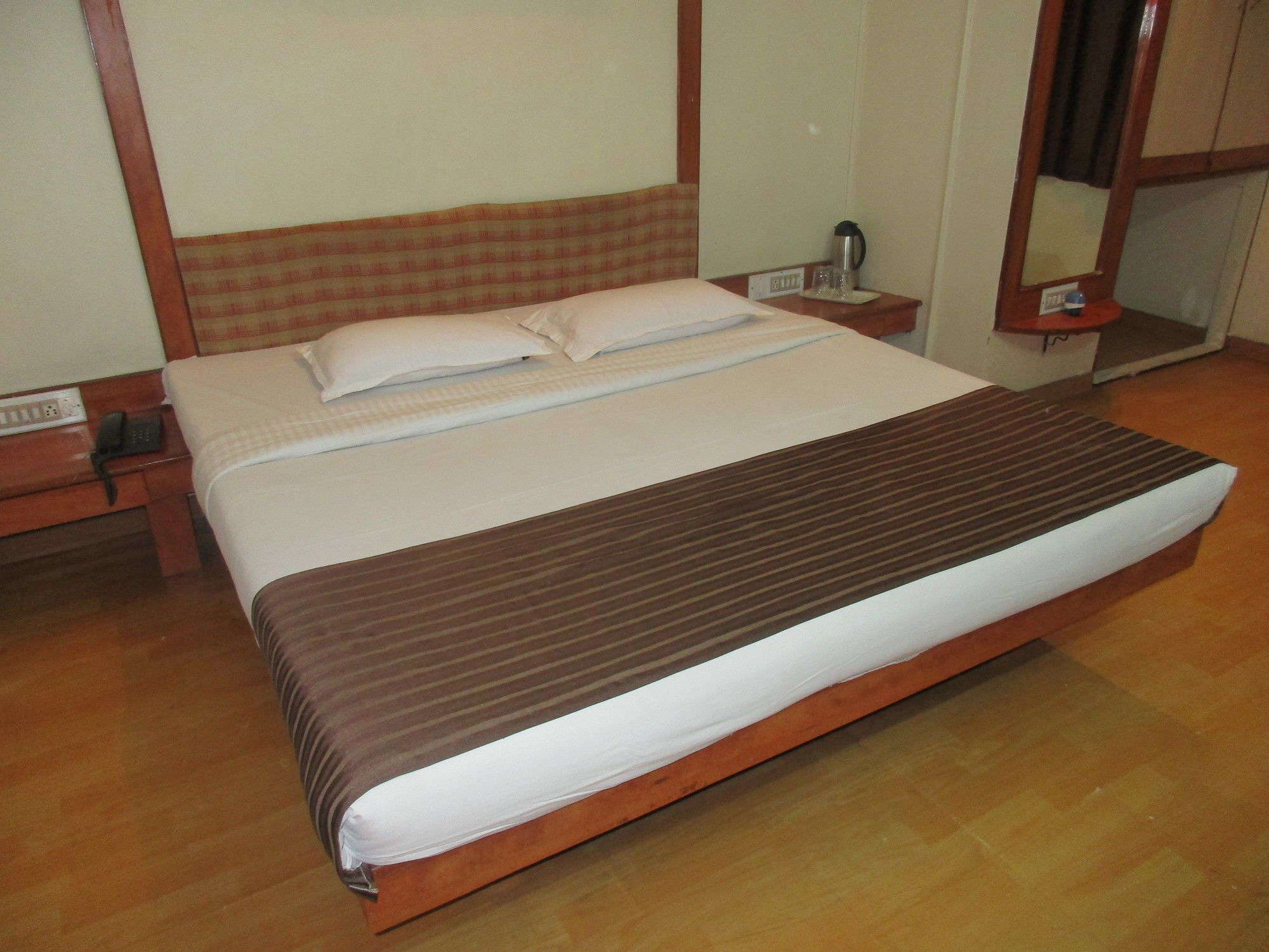 Hotel Sahaj Palace Ahmedabad Eksteriør bilde